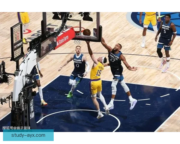 NBA狼队连胜势头强劲冲击西部前列引发热议全力争夺季后赛席位