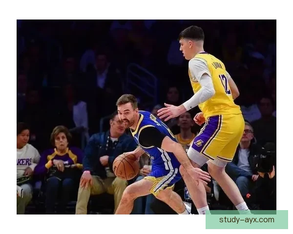 湖人逆转勇士詹姆斯关键表现引爆全场热议成季后赛走势焦点之战回顾