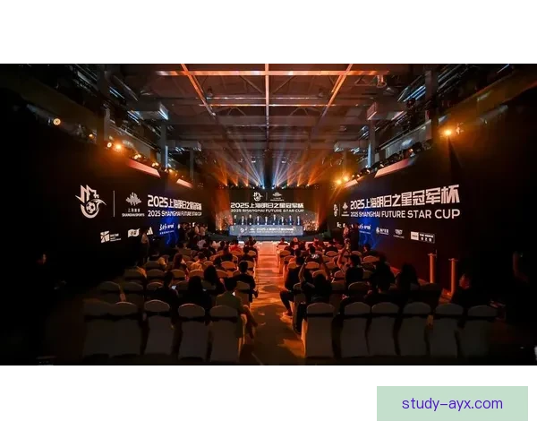 豪门对决再掀波澜新星闪耀绿茵场引爆赛季悬念冠军争夺白热化升级