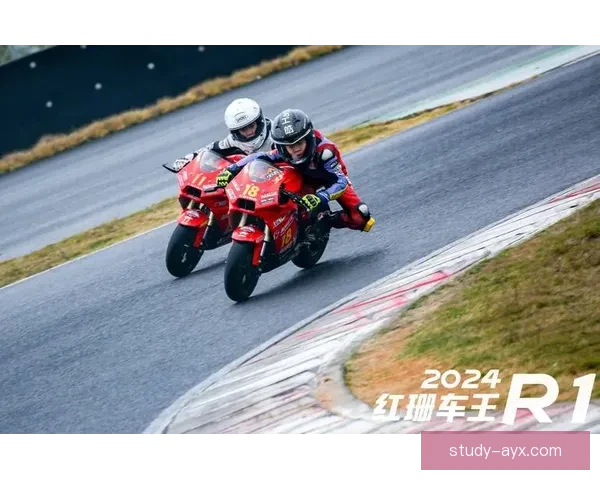 摩托车大奖赛新赛季揭幕 战况激烈争夺冠军宝座