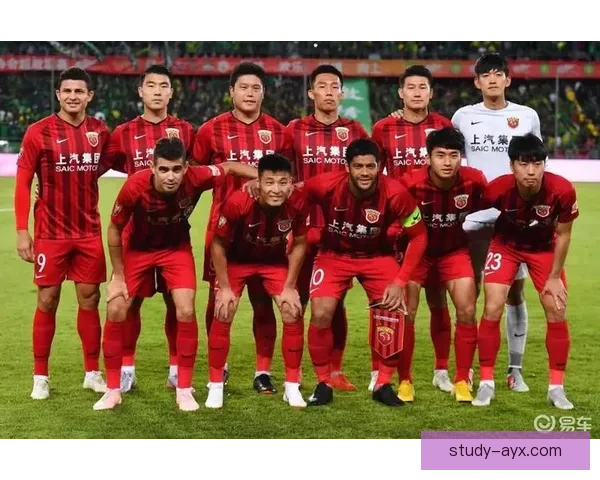 足球俱乐部最富有老板揭秘财富帝国与足球梦想交织故事