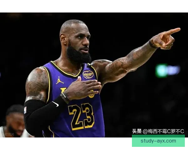 湖人内部权衡詹姆斯续约年限与薪资空间布局管理层未来建队思路浮出水面